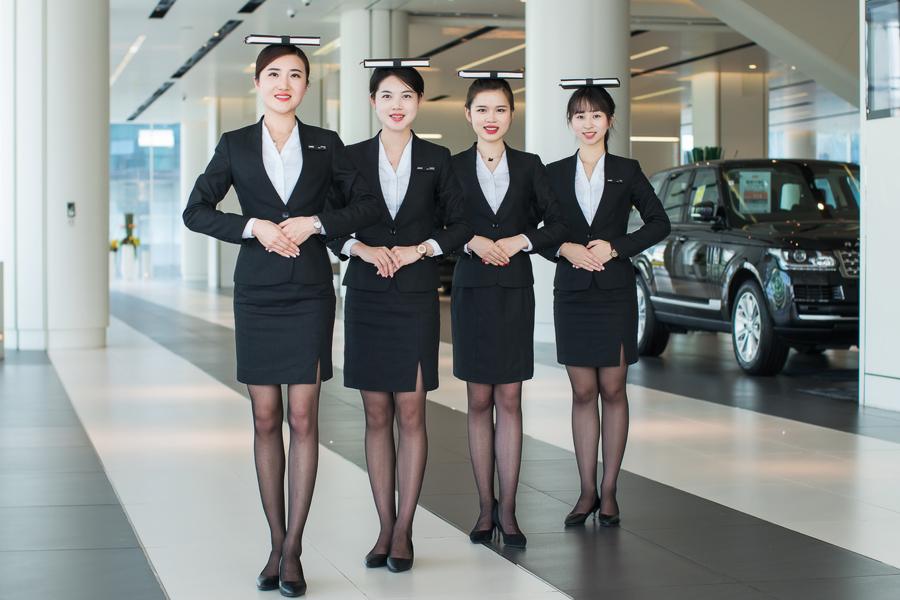 豪車銷售顧問的氣質養成 揭秘奔馳汽車銷售的嚴格禮儀訓練